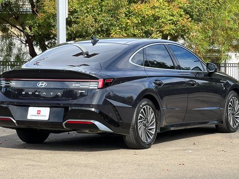 Used 2025 Hyundai Sonata Limited FWD image 4
