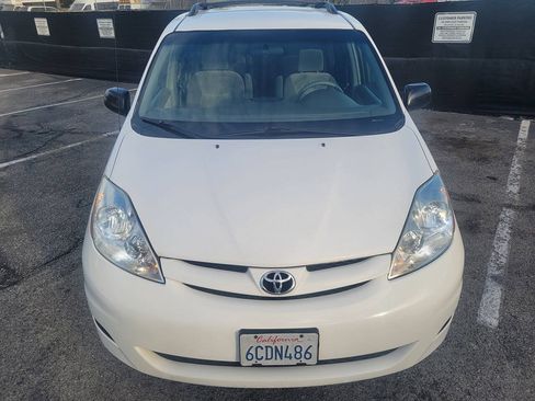 Used 2008 Toyota Sienna LE FWD image 9