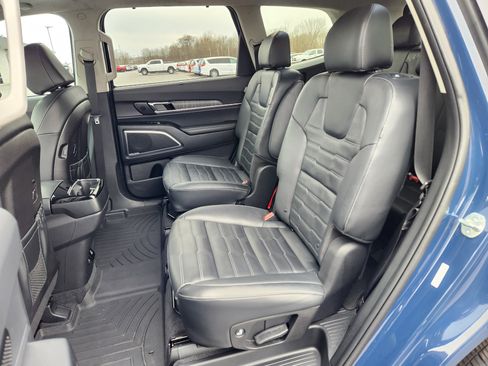 Used 2024 Kia Telluride SX Prestige image 12