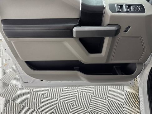 Used 2017 Ford F150 XLT image 11