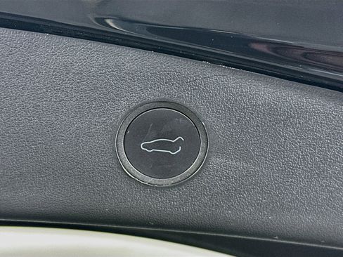 Used 2023 Tesla Model 3 Standard Range RWD image 29