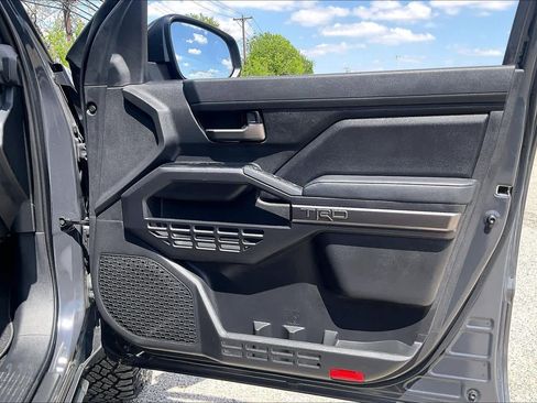 Used 2025 Toyota Tacoma TRD Sport image 22