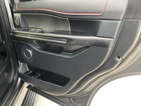 Used 2019 Ford Expedition Limited image 13