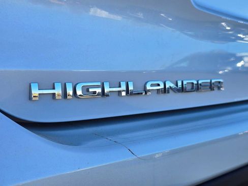 Certified 2024 Toyota Highlander XLE AWD/4WD image 18