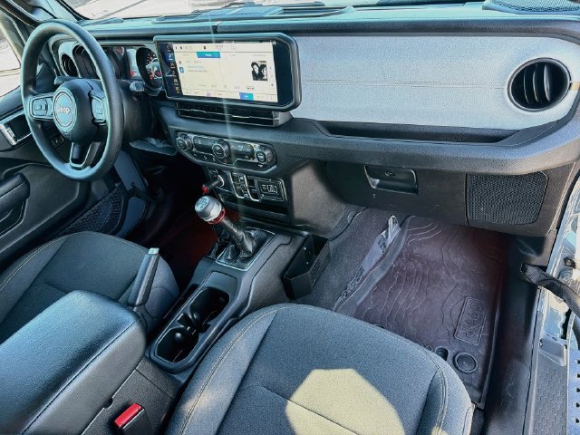 Used 2025 Jeep Wrangler Unlimited Sport AWD/4WD image 30