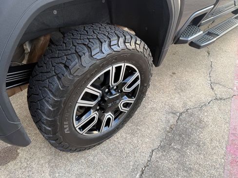 Used 2020 GMC Sierra 2500 AT4 w/ AT4 Premium Package image 40