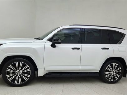 Used 2023 Lexus LX 600 4WD w/ Luxury Package