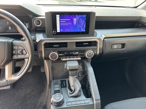 Used 2025 Toyota 4Runner SR5 AWD/4WD image 23