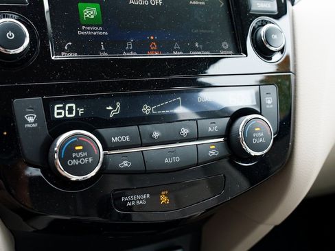 Used 2022 Nissan Rogue Sport SL w/ Premium Package image 17