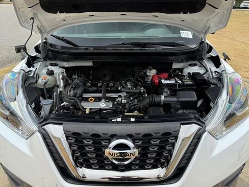 Used 2020 Nissan Kicks SR w/ SR Premium Package image 30