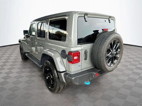 Used 2023 Jeep Wrangler Unlimited Sahara w/ Cold Weather Group AWD/4WD image 8