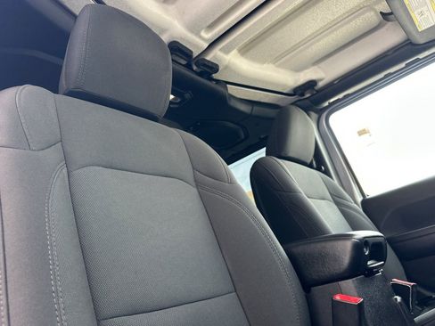 Used 2018 Jeep Wrangler Unlimited Sport AWD/4WD image 17