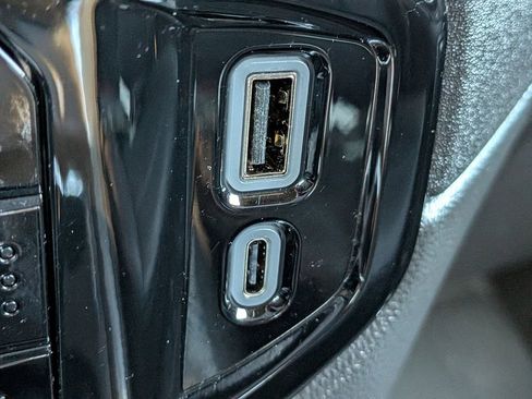 Used 2025 Chevrolet Silverado 1500 LTZ image 25