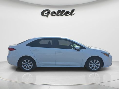 Used 2025 Toyota Corolla LE FWD image 4