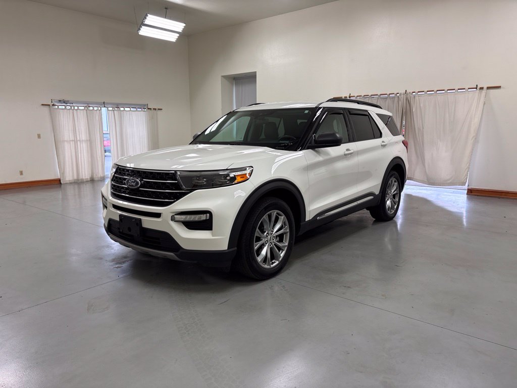 Used 2020 Ford Explorer XLT w/ Equipment Group 202A AWD/4WD image 4