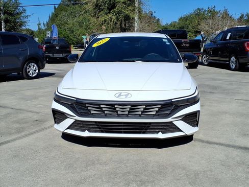 Certified 2025 Hyundai Elantra Sport image 19