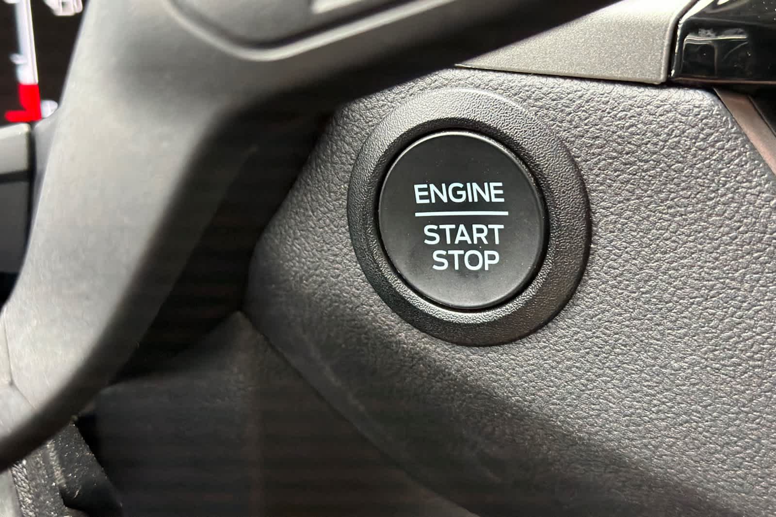 Used 2025 Ford Escape Active AWD/4WD image 24