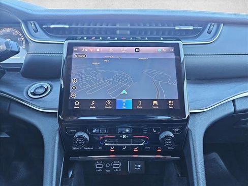 Used 2021 Jeep Grand Cherokee L Limited image 15