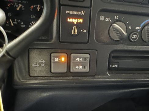 Used 1998 Chevrolet Silverado 1500 4x4 Extended Cab w/ Preferred Equipment Group 2 image 54