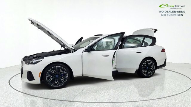 Used 2025 BMW i5 eDrive40 w/ M Sport Package AWD/4WD image 14