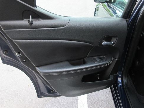 Used 2013 Dodge Avenger SXT w/ Rallye Appearance Group FWD image 16