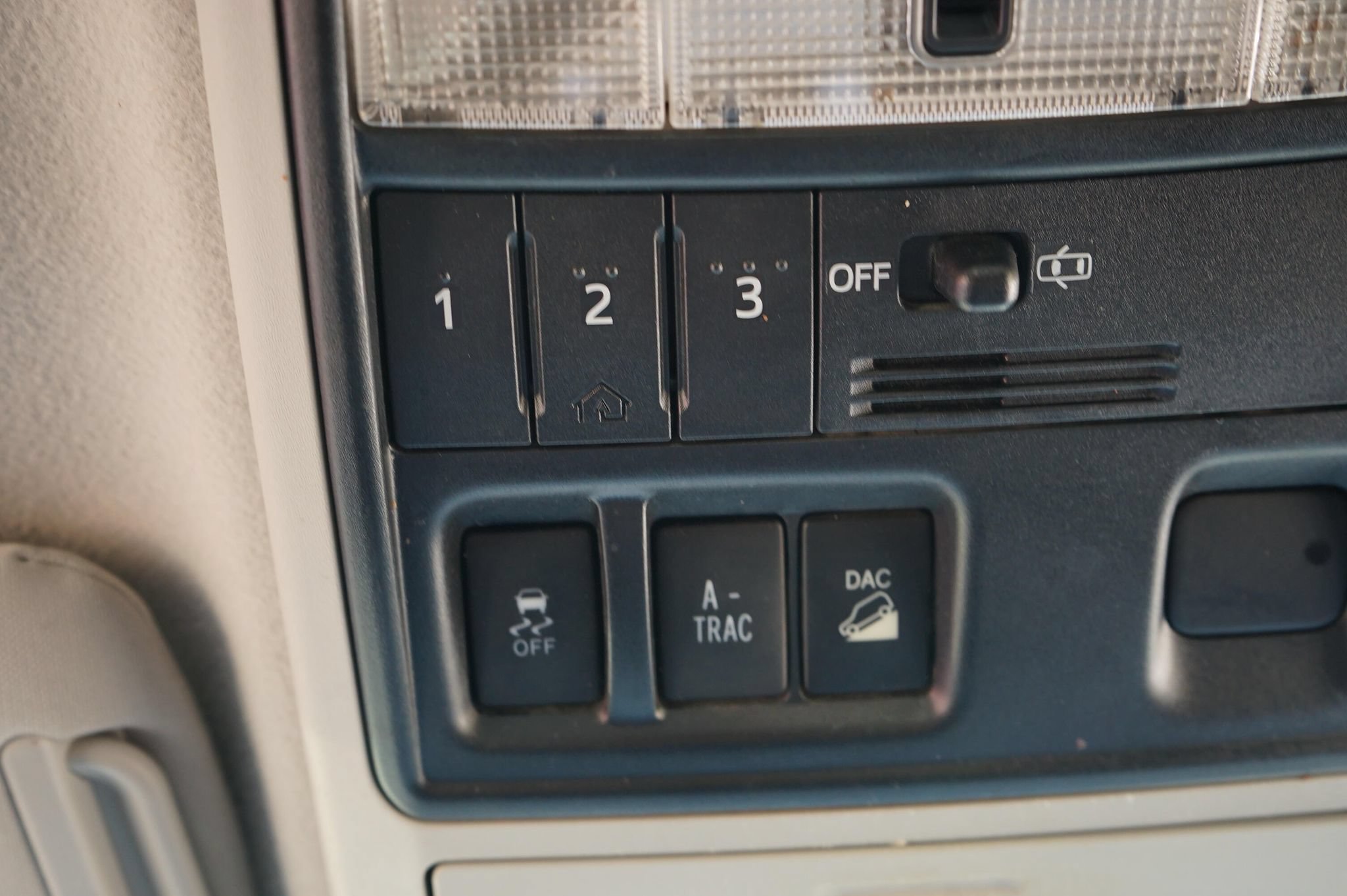 Used 2012 Toyota 4Runner SR5 AWD/4WD image 19