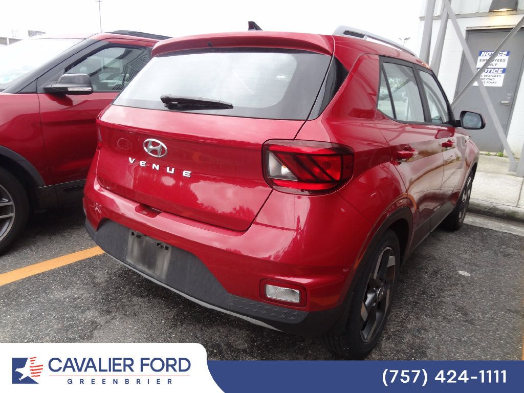 Used 2022 Hyundai Venue SEL FWD image 6
