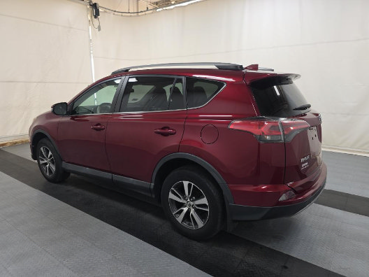 Used 2018 Toyota RAV4 XLE AWD/4WD image 7