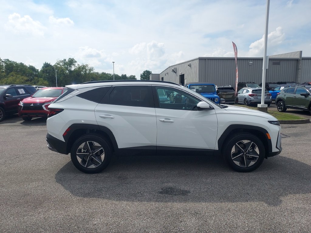 Used 2026 Hyundai Tucson SEL Plus AWD/4WD image 8