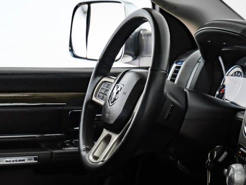 Used 2018 RAM 1500 Laramie image 11