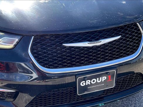 Used 2023 Chrysler Pacifica Limited image 30