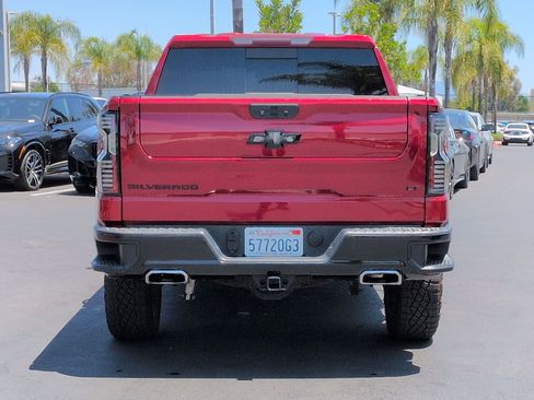 Used 2021 Chevrolet Silverado 1500 LT Trail Boss w/ Convenience Package II AWD/4WD image 9