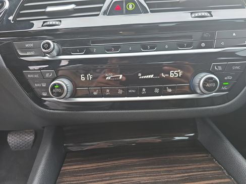 Used 2019 BMW 530i xDrive w/ Convenience Package image 19