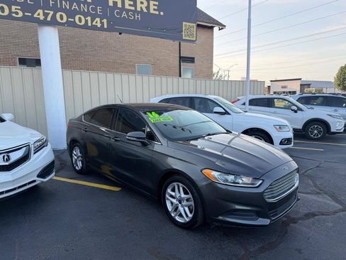 Used 2016 Ford Fusion SE FWD image 5