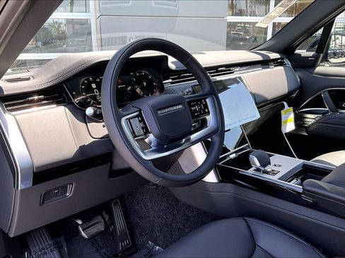 New 2026 Land Rover Range Rover Long Wheelbase SE AWD/4WD image 6