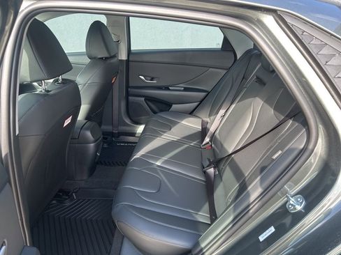 New 2026 Hyundai Elantra Limited FWD image 15