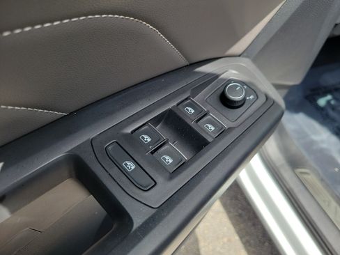 Used 2023 Volkswagen Atlas SE FWD image 25