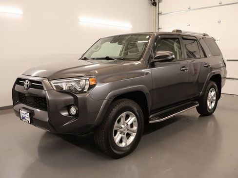 Used 2020 Toyota 4Runner SR5 Premium image 4