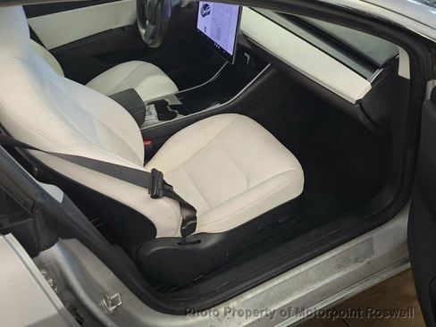Used 2018 Tesla Model 3 Long Range image 4