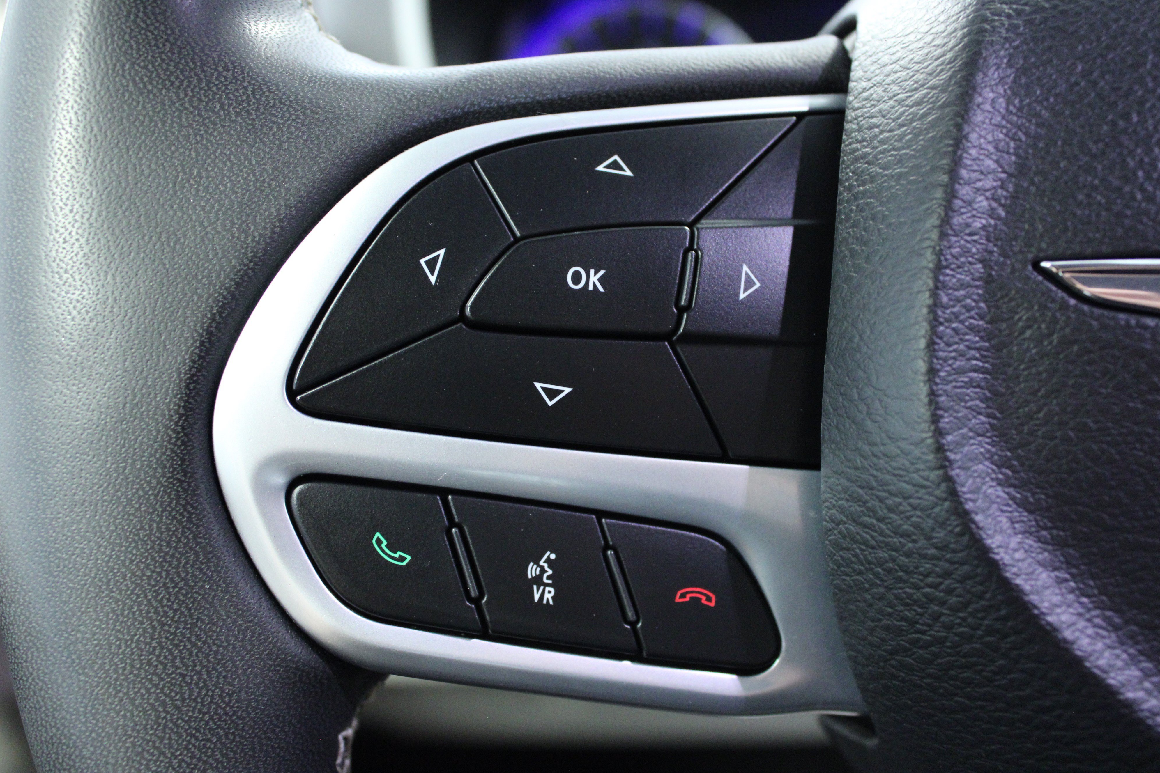 Used 2022 Chrysler Pacifica Touring-L FWD image 21