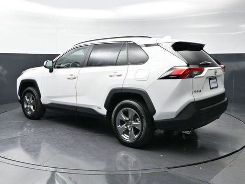 Used 2025 Toyota RAV4 XLE AWD/4WD image 7