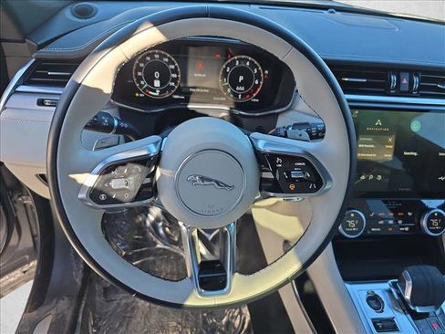 Certified 2025 Jaguar F-PACE R-Dynamic S image 18