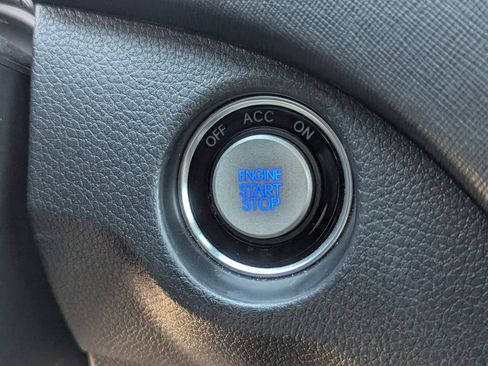 Used 2018 Hyundai Santa Fe Limited image 18