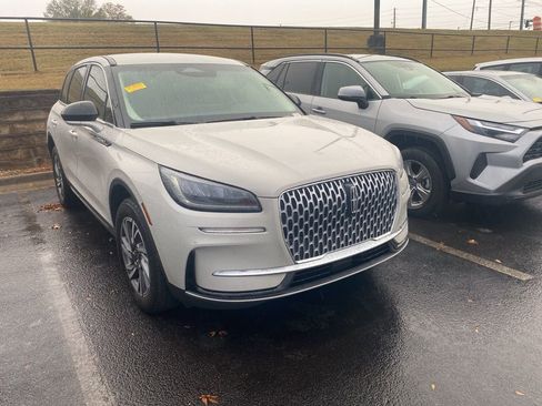 Used 2023 Lincoln Corsair FWD image 7