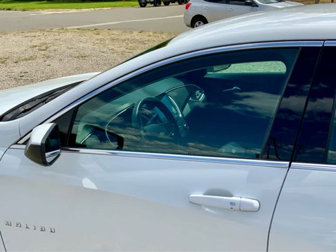 Certified 2023 Chevrolet Malibu LT image 11