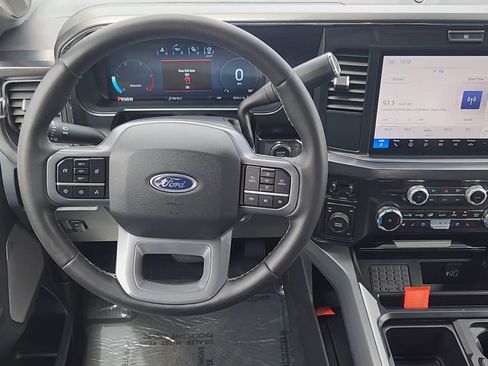 Certified 2025 Ford F250 Lariat AWD/4WD image 9