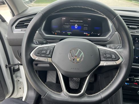 Certified 2023 Volkswagen Tiguan SE FWD image 16