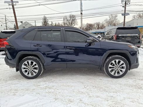Used 2023 Toyota RAV4 XLE Premium image 9