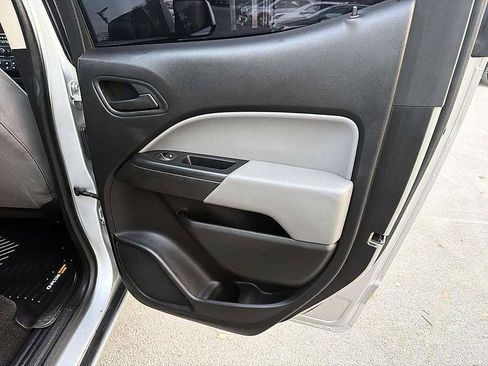 Used 2018 Chevrolet Colorado W/T w/ Custom Special Edition RWD image 19