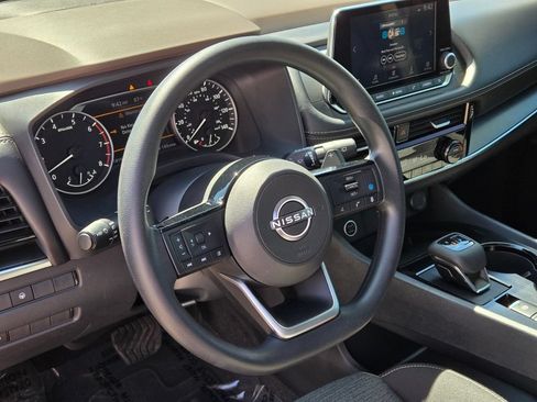 Used 2023 Nissan Rogue SV FWD image 23